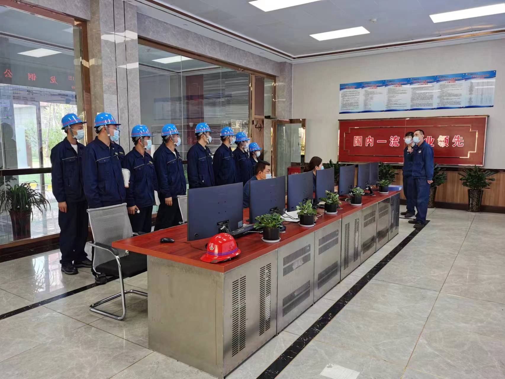 “鋼城雨露”滋潤“青苗”茁壯成長 “鋼城雨露”滋潤“青苗”茁壯成長