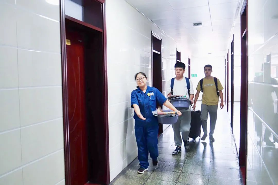 筑夢鋼鐵 一起向未來 ——龍鋼公司2022年新入職大學生迎新側記 筑夢鋼鐵 一起向未來 ——龍鋼公司2022年新入職大學生迎新側記