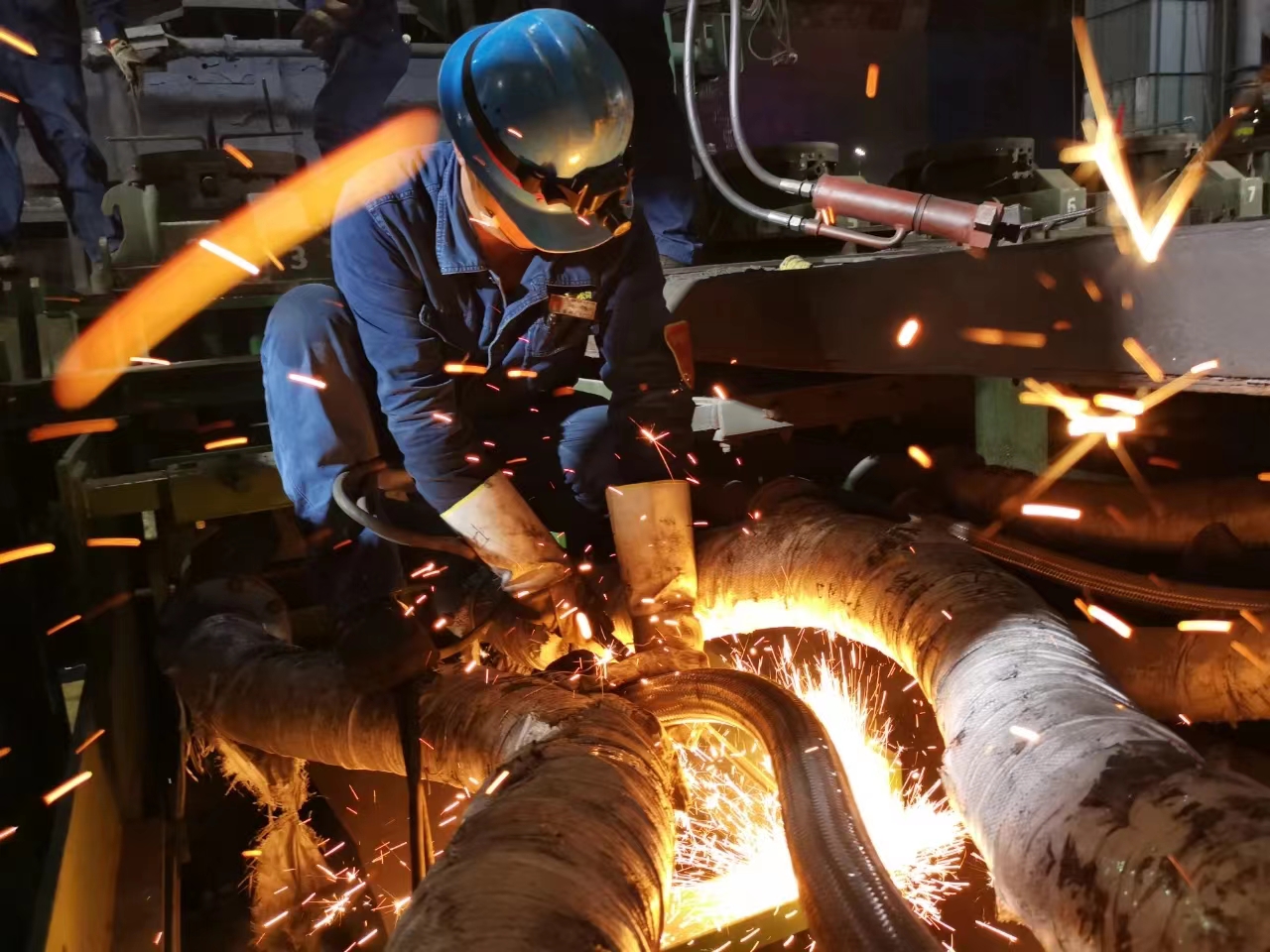 龍鋼公司以主題教育力促生產(chǎn)經(jīng)營佳績(jī)頻傳 龍鋼公司以主題教育力促生產(chǎn)經(jīng)營佳績(jī)頻傳