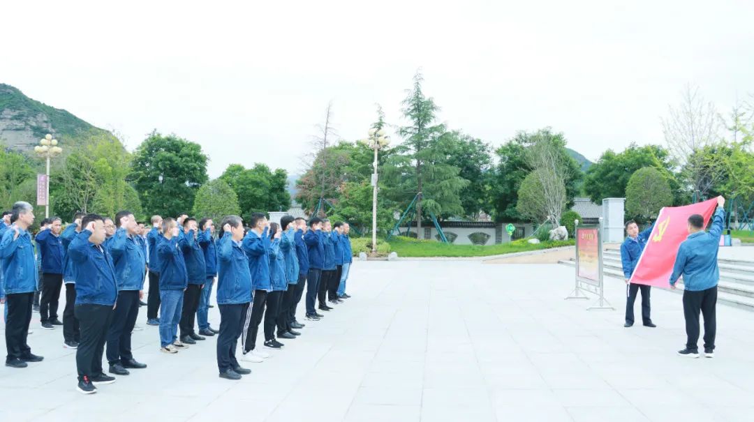 龍鋼集團(tuán)西鋼公司黨委開展“凝心鑄魂學(xué)思想 實(shí)干擔(dān)當(dāng)建新功”紅色研學(xué)主題黨日系列活動(dòng) 龍鋼集團(tuán)西鋼公司黨委開展“凝心鑄魂學(xué)思想 實(shí)干擔(dān)當(dāng)建新功”紅色研學(xué)主題黨日系列活動(dòng)