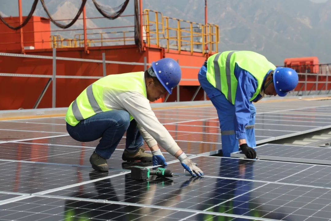 主題教育強(qiáng)作風(fēng) 注重落實(shí)見成效 主題教育強(qiáng)作風(fēng) 注重落實(shí)見成效