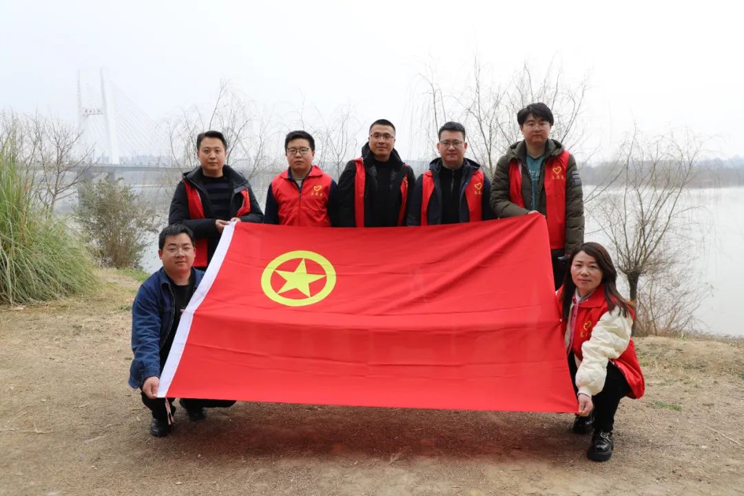 傳承雷鋒精神 做新時代雷鋒 傳承雷鋒精神 做新時代雷鋒