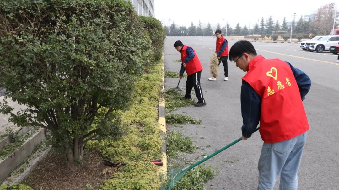 傳承雷鋒精神 做新時代雷鋒 傳承雷鋒精神 做新時代雷鋒