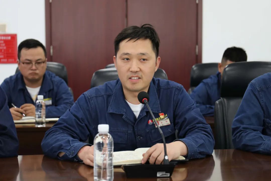 龍鋼公司團委召開“激揚青春之力 奮斗正當其時”青年座談會 龍鋼公司團委召開“激揚青春之力 奮斗正當其時”青年座談會