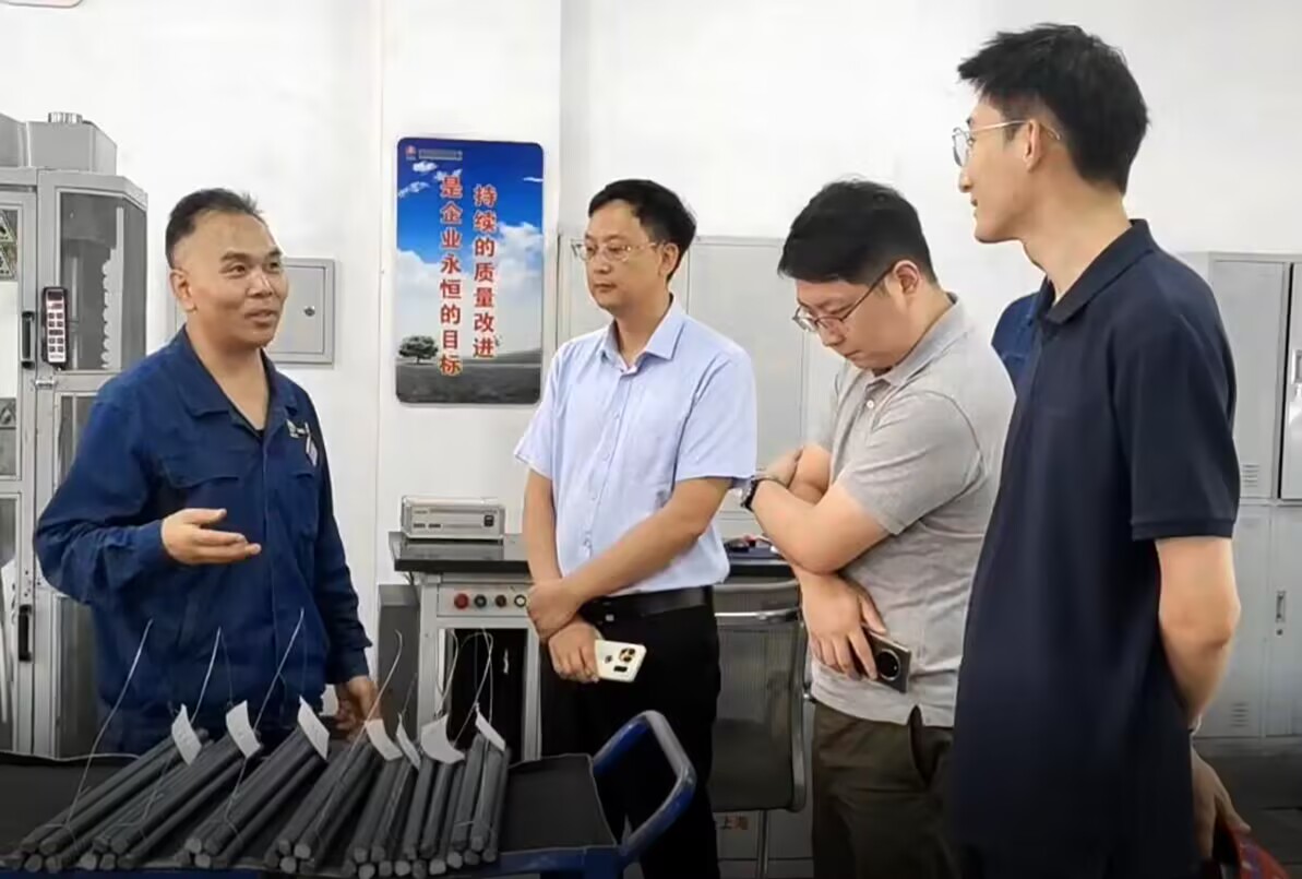 精益求精樹質檢權威 追求卓越讓顧客滿意 ——記全國質量信得過班組建設水平“五星級”班組檢驗計量中心產品質量檢驗班 精益求精樹質檢權威 追求卓越讓顧客滿意 ——記全國質量信得過班組建設水平“五星級”班組檢驗計量中心產品質量檢驗班