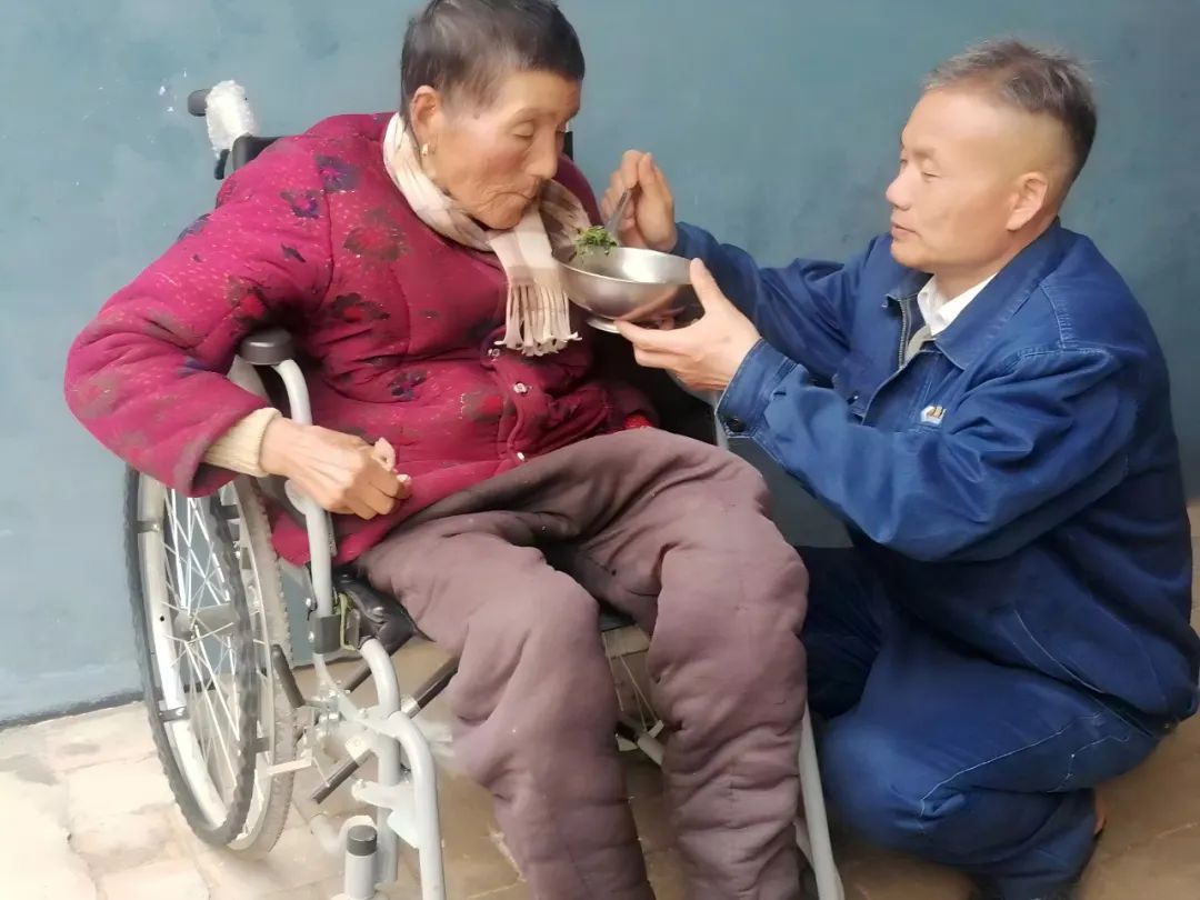 陜鋼集團龍鋼公司職工楊串會榮獲陜煤集團2024年度“最美員工” 陜鋼集團龍鋼公司職工楊串會榮獲陜煤集團2024年度“最美員工”