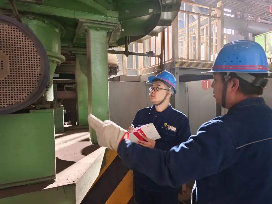 龍鋼公司450㎡燒結機系統檢修完美收官 龍鋼公司450㎡燒結機系統檢修完美收官