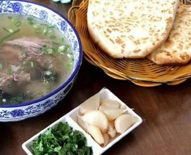 咥一碗家鄉的羊肉泡饃 咥一碗家鄉的羊肉泡饃