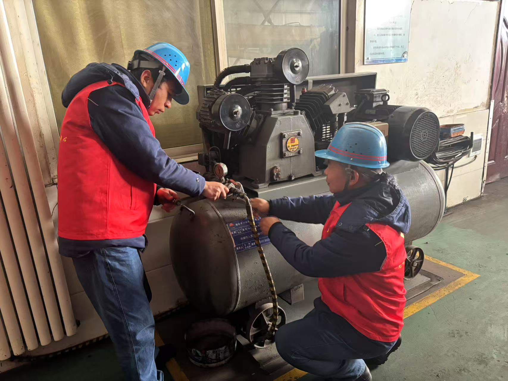 講形勢 強(qiáng)信心 鼓干勁——龍鋼公司團(tuán)委扎實(shí)開展形勢任務(wù)教育宣講 講形勢 強(qiáng)信心 鼓干勁——龍鋼公司團(tuán)委扎實(shí)開展形勢任務(wù)教育宣講