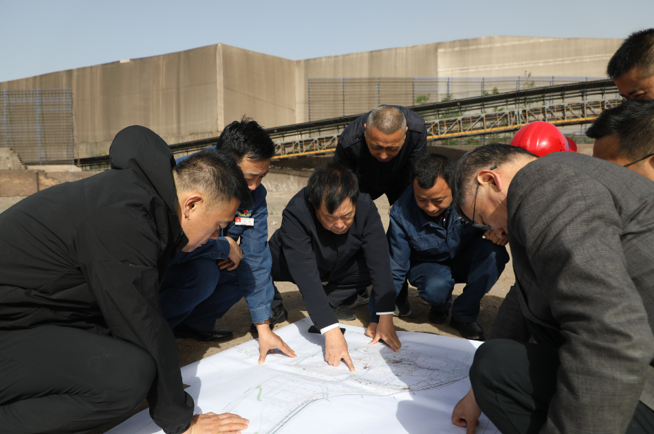 郗九生一行到龍鋼公司調(diào)研項(xiàng)目建設(shè)工作 郗九生一行到龍鋼公司調(diào)研項(xiàng)目建設(shè)工作