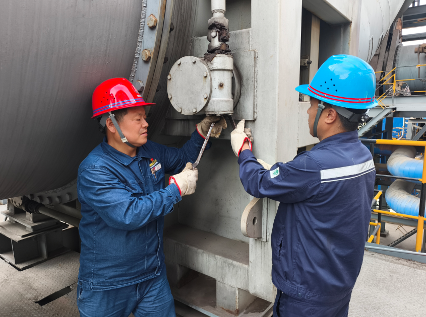 淬火成鋼鑄鐵軍 實(shí)干礪劍破困局 淬火成鋼鑄鐵軍 實(shí)干礪劍破困局