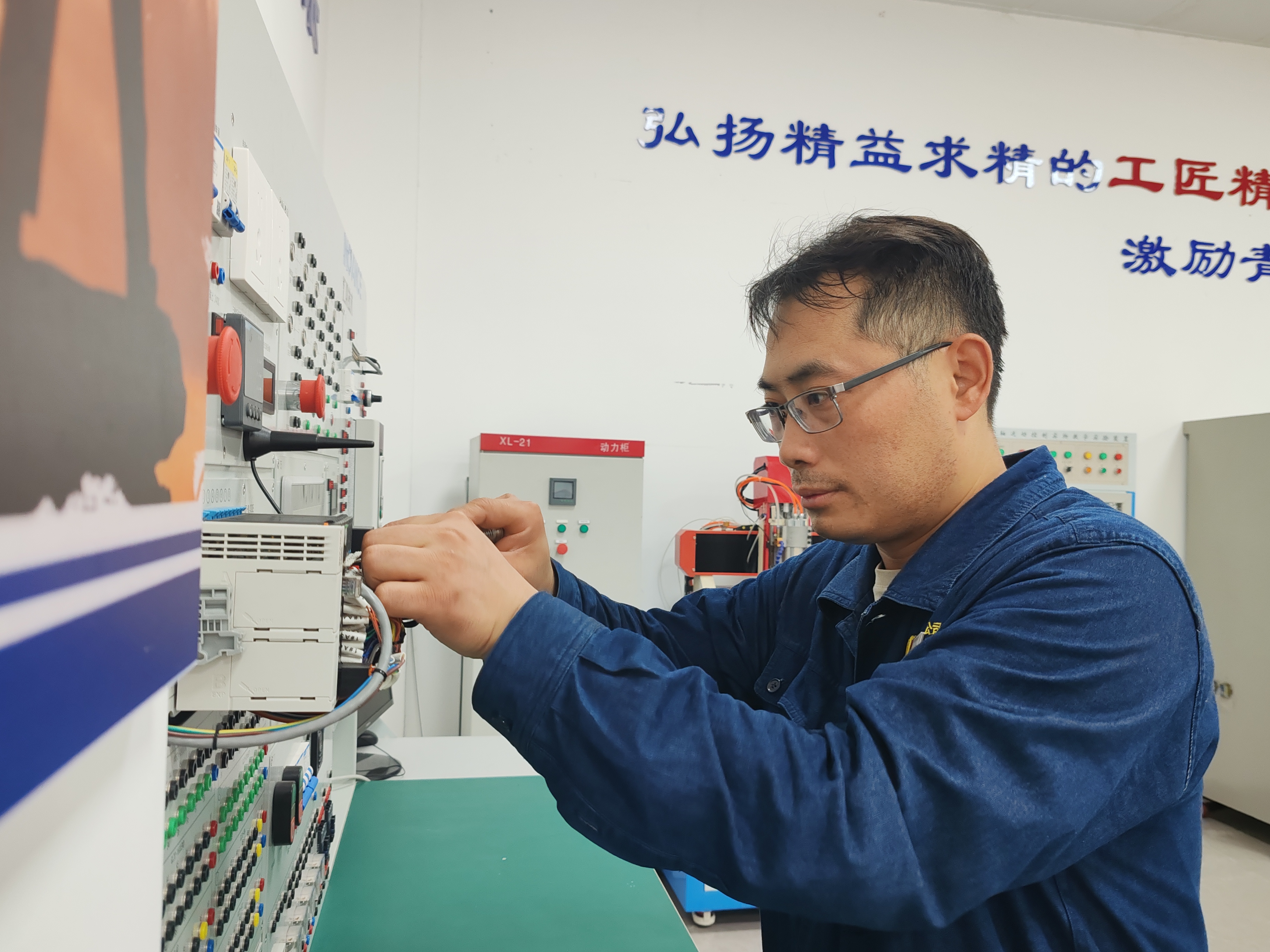 與“變量”賽跑的技術“暖男” 與“變量”賽跑的技術“暖男”