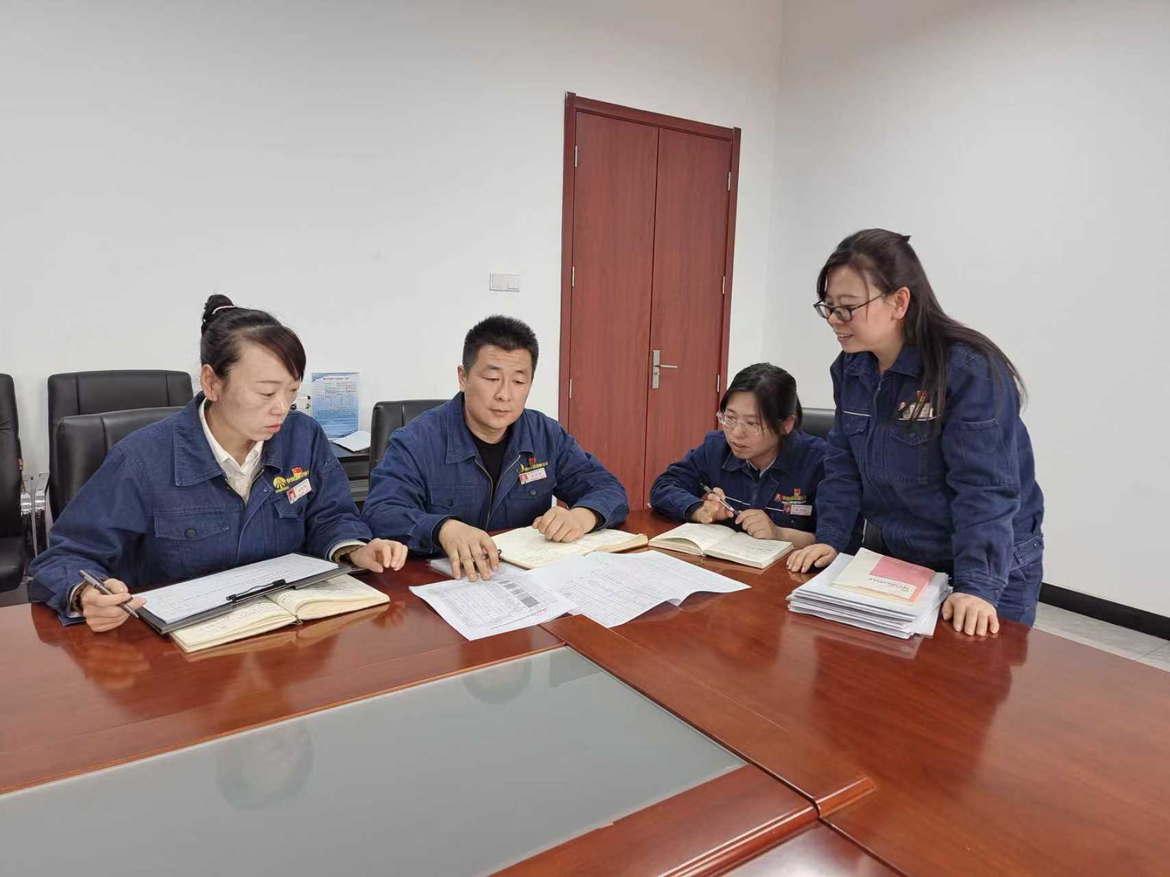 鍛造忠誠(chéng)擔(dān)當(dāng)“硬脊梁” 淬煉監(jiān)督執(zhí)紀(jì)“護(hù)航劍” 鍛造忠誠(chéng)擔(dān)當(dāng)“硬脊梁” 淬煉監(jiān)督執(zhí)紀(jì)“護(hù)航劍”