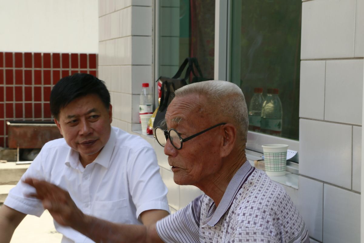 死守陣地 哪都不去—記陜鋼集團(tuán)龍鋼公司老煉鐵工人孫百萬 死守陣地 哪都不去—記陜鋼集團(tuán)龍鋼公司老煉鐵工人孫百萬